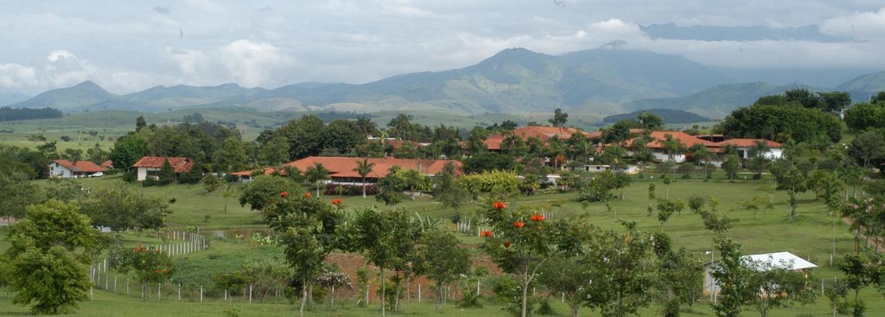 Hotel Fazenda Sete Lagos Guaratinguetá Buitenkant foto